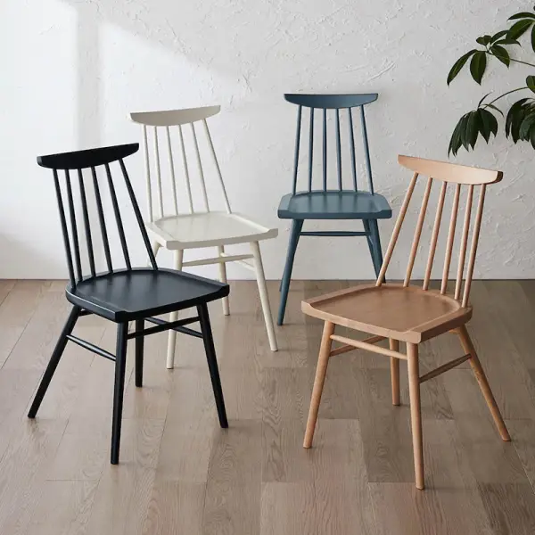 座り心地にこだわったカラフルなウィンザーチェア